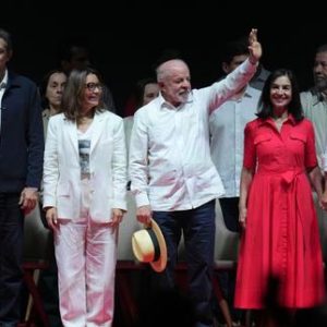 trump-et-milei-ciblent-lula-a-deux-mois-de-lelection-presidentielle-bresilienne