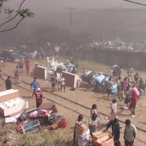 incendio-consume-cerca-de-15.000-casetas-en-la-feria-barrio-lindo