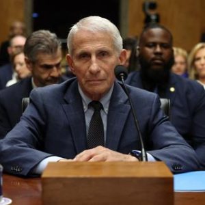une-commission-du-senat-americain-recommande-des-poursuites-contre-anthony-fauci,-lex-conseiller-covid-19-de-la-maison-blanche