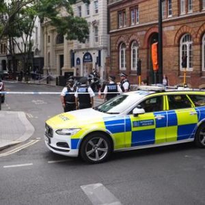 attaque-a-londres:-une-femme-a-ete-mise-en-examen-pour-avoir-poignarde-quatre-hommes-a-covent-garden