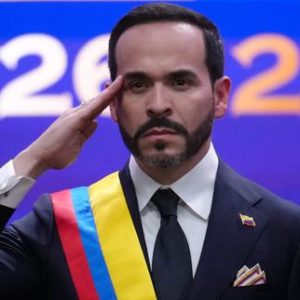 investiture-dabelardo-de-la-espriella-en-colombie:-le-nouveau-president-promet-lordre,-washington-annonce-un-milliard-de-dollars-daide