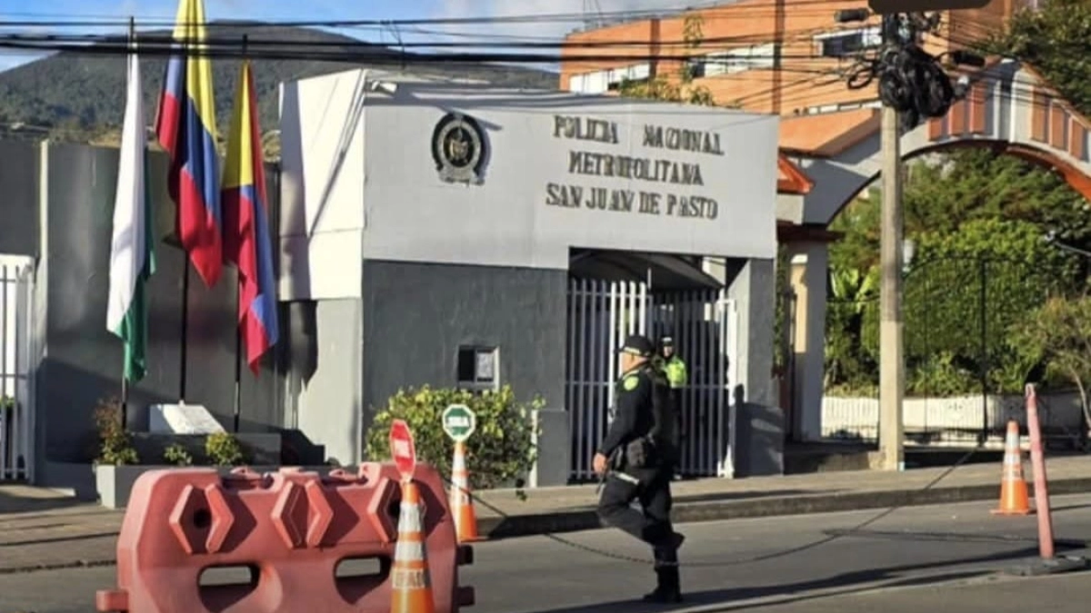 un-artefacto-explosivo-fue-lanzado-contra-la-sede-de-la-policia-metropolitana-de-pasto:-no-se-registraron-muertos-ni-heridos