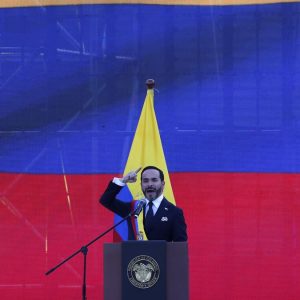 abelardo-de-la-espriella-asumio-como-presidente-de-colombia:-prometio-“derrotar”-al-“narcoterrorismo”-y-recuperar-el-orden-en-el-pais