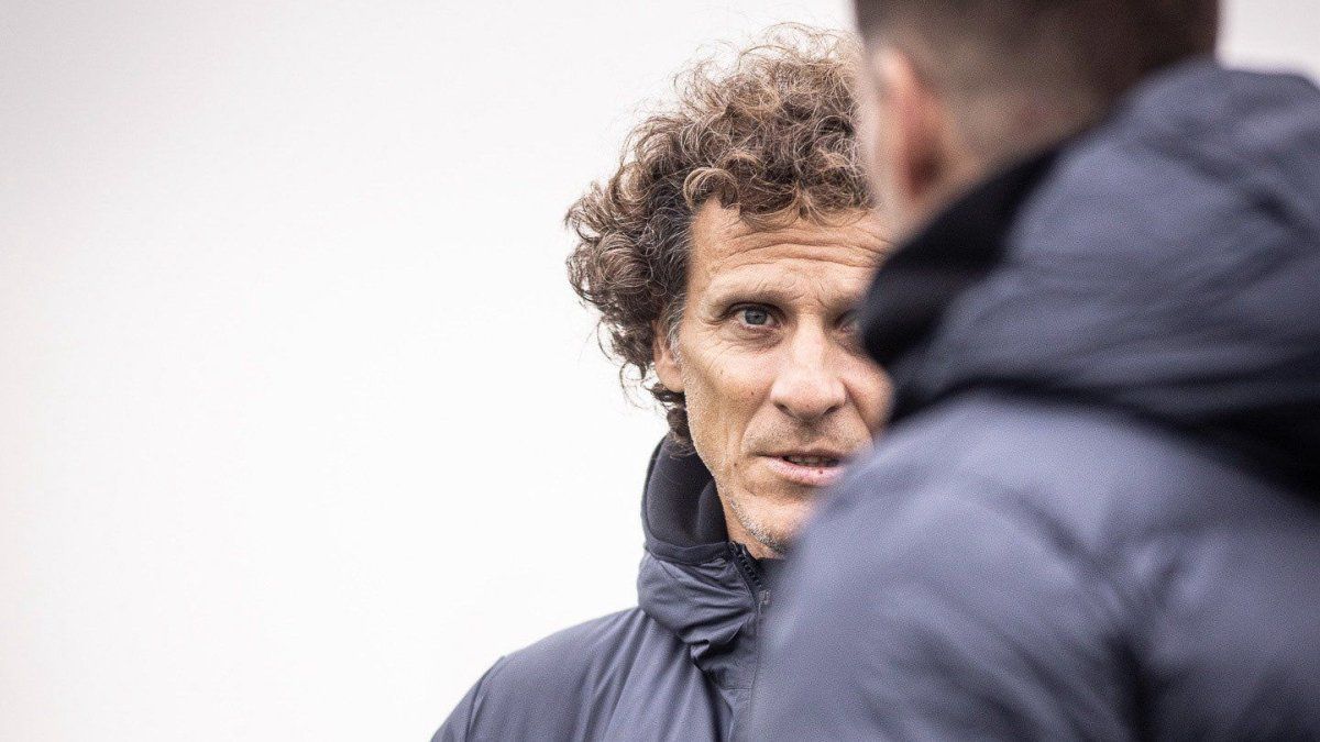 diego-forlan-hablo-como-dt-de-uruguay:-“por-la-forma-en-que-se-esta-construyendo-todo-(en-la-seleccion),-tarde-o-temprano-los-resultados-van-a-llegar”