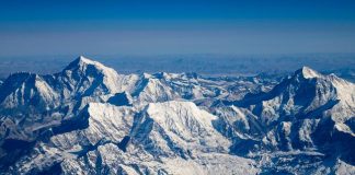 Au Népal, les corps de cinq alpinistes retrouvés sur le mont Yalung Ri, huit mois après une avalanche meurtrière au-nepal,-les-corps-de-cinq-alpinistes-retrouves-sur-le-mont-yalung-ri,-huit-mois-apres-une-avalanche-meurtriere