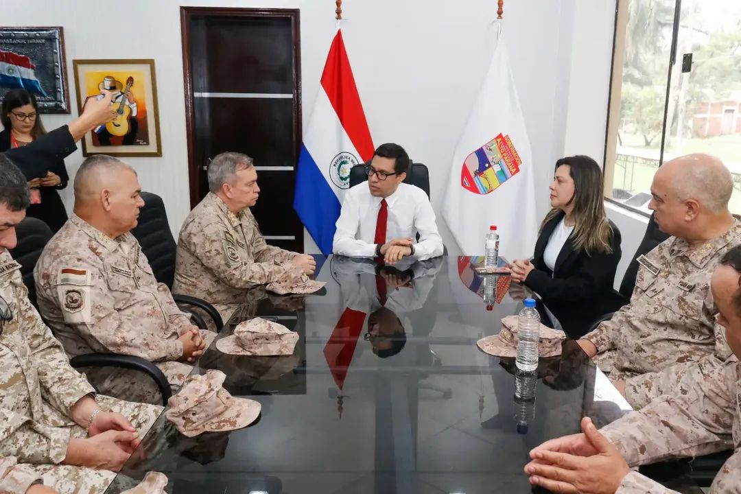 policia-fortalece-coordinacion-con-gobernacion-de-alto-parana