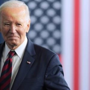 joe-biden-sest-condamne-a-lhumiliation-en-endossant-lheritage-de-donald-trump-au-moyen-orient