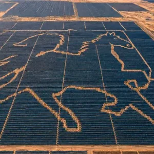 china-crea-su-gran-muralla-solar-de-400-km-en-el-desierto