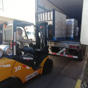 watts-aporta-cerca-de-20-toneladas-de-productos-a-campana-solidaria