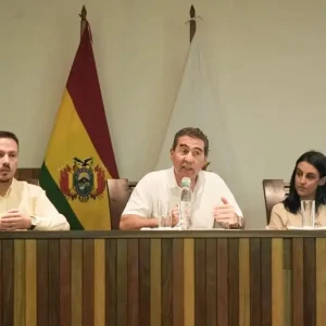 gobierno-presenta-bolivia-con-toda-la-normativa-nacional