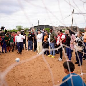 camilo-perez-agasajo-a-los-ninos-de-asuncion