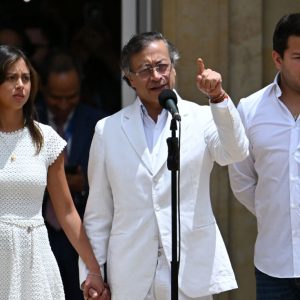 gustavo-petro-afirma-que-bombardeos-contra-cabecillas-del-narcotrafico-fracasaron-y-acusa-a-ee-uu.-de-impedir-sus-capturas