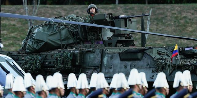 en-colombie,-six-membres-de-groupes-armes-tues-lors-des-premieres-operations-militaires-du-nouveau-president