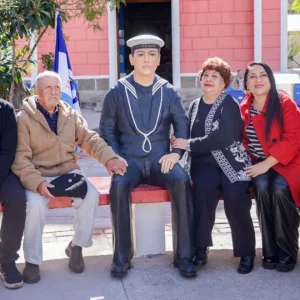rapel-celebra-presentacion-de-escultura-a-escala-real-de-wenceslao-vargas-rojas