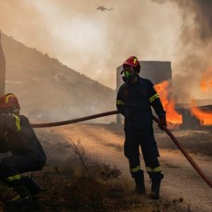 en-grece,-un-nouvel-incendie-au-sud-est-dathenes-a-ete-circonscrit