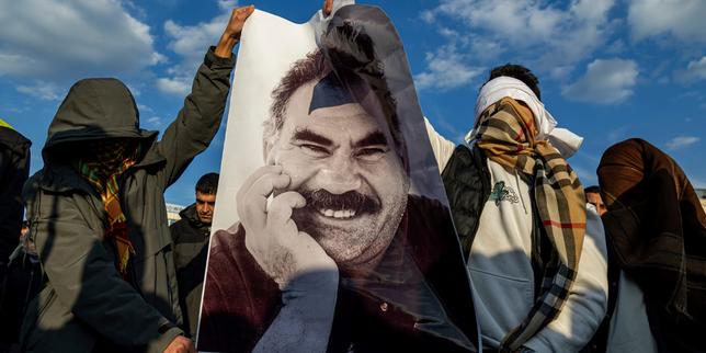 en-turquie,-la-loi-sur-le-desarmement-du-pkk-ne-regle-pas-la-question-kurde