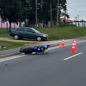 dos-personas-murieron-tras-chocar-en-moto-contra-una-columna-en-ruta-de-ingreso-a-montevideo