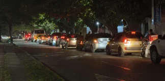 Escasez de combustible en Santa Cruz; hay largas filas en los surtidores escasez-de-combustible-en-santa-cruz;-hay-largas-filas-en-los-surtidores