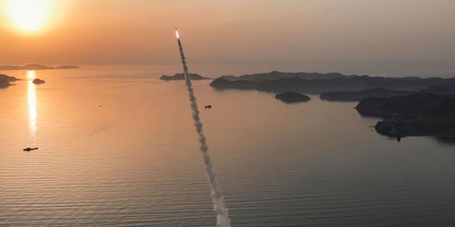 la-coree-du-nord-a-tire-un-missile-balistique-en-direction-de-la-mer-du-japon,-selon-seoul,-son-deuxieme-en-une-semaine