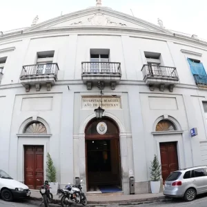tiroteo-cerca-del-hospital-maciel:-un-hombre-efectuo-al-menos-siete-disparos-contra-dos-personas-y-huyo