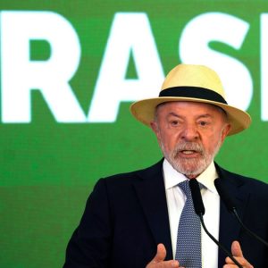 lula-mantiene-liderazgo-en-las-encuestas-ante-bolsonaro-en-brasil,-mientras-inversores-vigilan-deuda-e-inflacion