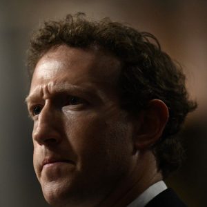 el-manifiesto-de-mark-zuckerberg-sobre-la-ia:-entre-la-defensa-del-codigo-abierto,-el-avance-chino-y-el-futuro-del-empleo