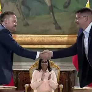 corpoelec-e-impsa-firman-de-nuevo-contrato-para-reactivar-obras-en-tocoma-y-macagua