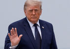 ‘algo-fora-do-normal’:-reporter-relata-viagem-em-aviao-abandonado-por-trump