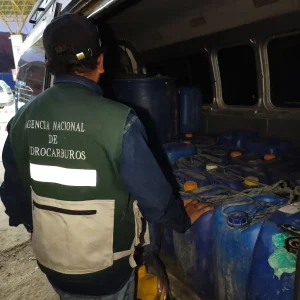 potosi:-anh-detecta-presunto-desvio-de-1.430-litros-de-combustibles-en-controles