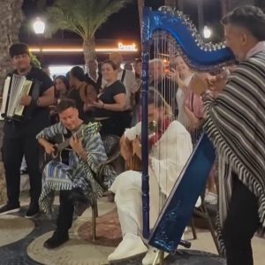 (video)-nestorlo-y-los-caminantes-cantaron-gratirola-en-las-calles-de-espana!
