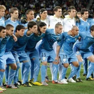 con-cuatro-exfutbolistas-de-la-generacion-de-sudafrica-2010,-asi-quedaron-conformados-los-cuerpos-tecnicos-de-las-selecciones-uruguayas-hasta-2027