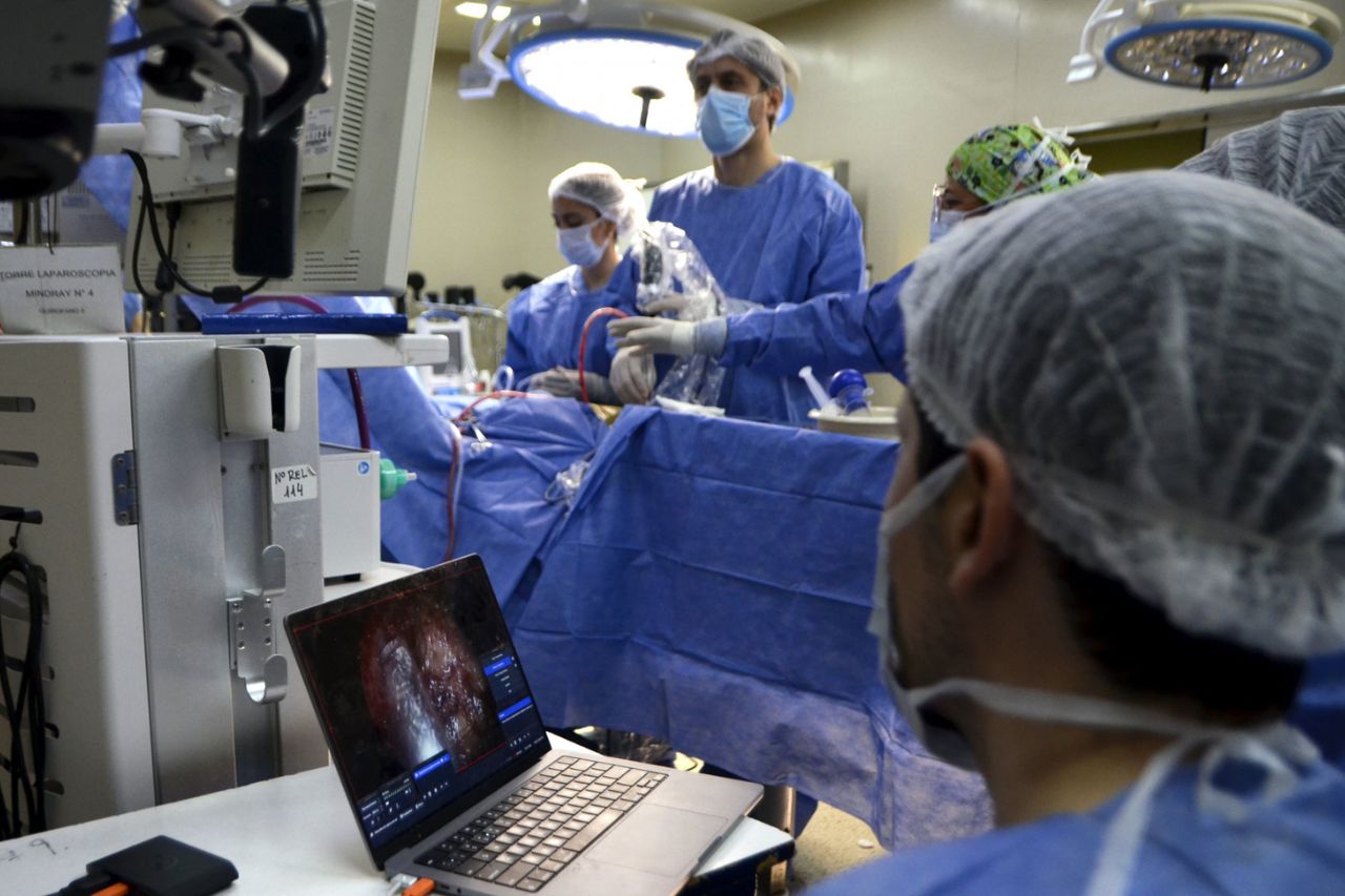 argentina-ends-free-healthcare-for-foreigners.-what-changes?