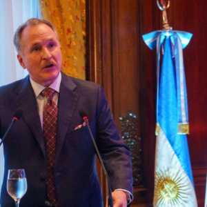 us-issues-strong-warning-to-argentina-over-china:-it-wont-help-attract-investment