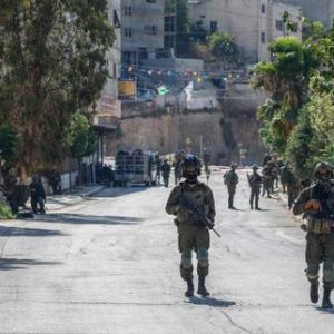 maisons-assiegees-en-cisjordanie-occupee:-israel-envoie-des-troupes-apres-les-critiques-inhabituelles-de-lambassadeur-americain