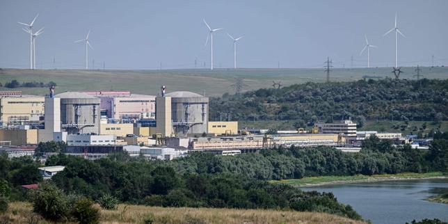 en-roumanie,-particuliers-et-entreprises-appeles-a-economiser-lelectricite,-apres-larret-de-la-centrale-nucleaire-du-pays-faute-deau-dans-le-danube