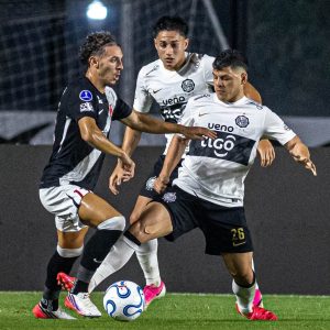 olimpia-saco-un-empate-ante-vasco-da-gama-en-rio-de-janeiro