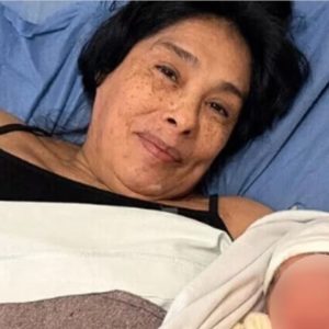 una-mujer-se-convirito-en-mama-primeriza-a-los-62-anos