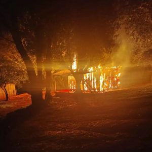 tata-arraso-con-ogai-de-madera-y-sospechan-de-un-incendio-intencional!