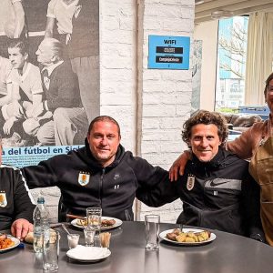 la-foto-que-publico-diego-forlan-en-el-complejo-celeste-y-que-cambia-las-formas-implantadas-por-marcelo-bielsa-en-la-seleccion-uruguaya