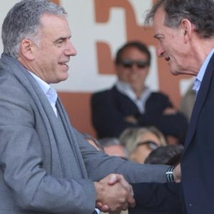 entre-acusaciones-de-“circo-mediatico”-y-referencias-a-la-“odisea”:-asi-fueron-algunas-reacciones-del-sistema-politico-a-la-decision-de-cabildo-abierto-de-votar-la-rendicion-de-cuentas