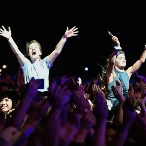 el-senado-aprobo-la-ley-de-cupos-para-espectaculos-musicales-financiados-por-el-estado:-el-30%-de-los-shows-deberan-ser-de-mujeres-y-disidencias