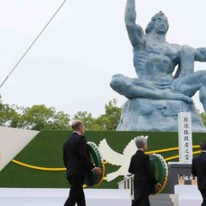 au-japon,-le-pacifisme,-pilier-de-lidentite-nationale,-ebranle-par-un-monde-ou-prime-la-puissance-militaire
