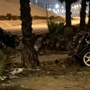 tragedia-en-la-costa-verde:-automovil-queda-partido-en-dos-tras-chocar-contra-poste-y-deja-una-mujer-fallecida-en-san-miguel
