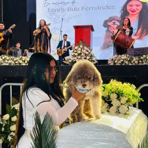 salomon-le-da-el-ultimo-adios-a-su-salvadora-lenny-ruiz-fernandez