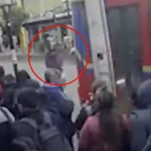 un-colectivo-dio-marcha-atras,-atropello-a-una-mujer-y-la-mato