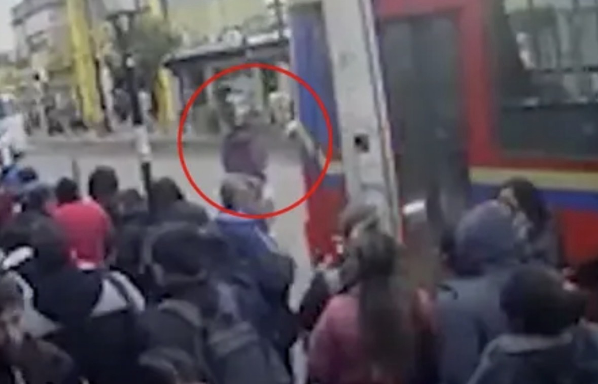 un-colectivo-dio-marcha-atras,-atropello-a-una-mujer-y-la-mato