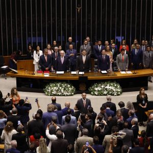 custo-medio-com-saude-de-senadores-e-10-vezes-maior-que-com-deputados-e-46-vezes-mais-que-no-sus