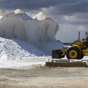 argentinas-mining-under-the-radar:-record-exports,-lithium-boom,-and-rigi-investment