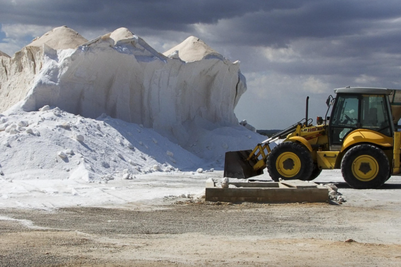 argentinas-mining-under-the-radar:-record-exports,-lithium-boom,-and-rigi-investment