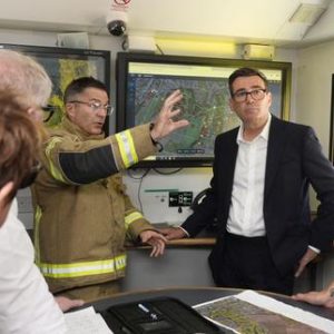 royaume-uni:-face-a-des-incendies-inedits-et-une-secheresse-historique,-le-premier-ministre-appelle-a-faire-face-au-changement-climatique